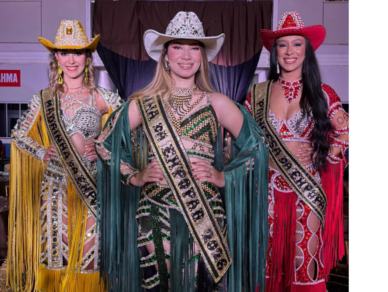 Expopar 2026 escolhe Rainha, Princesa e Madrinha em noite de festa por portões abertos